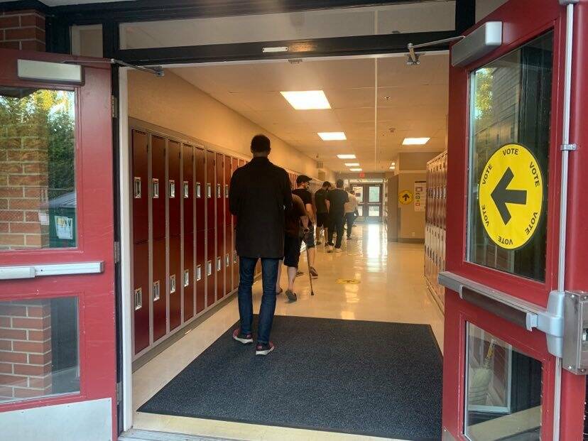 A small line at Rockheights Middle School right before polls closed (Jane Skrypnek/News Staff)