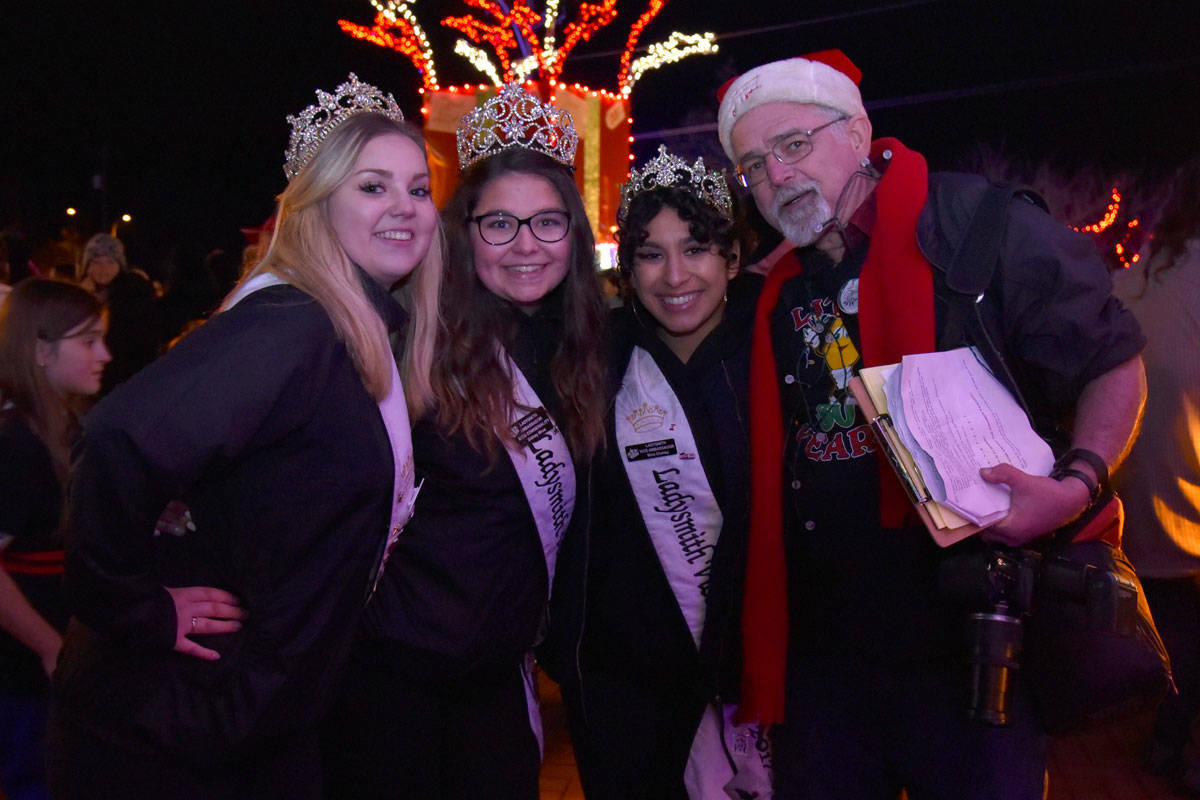 Record crowd of more than 30,000 attends 30th Ladysmith light up
