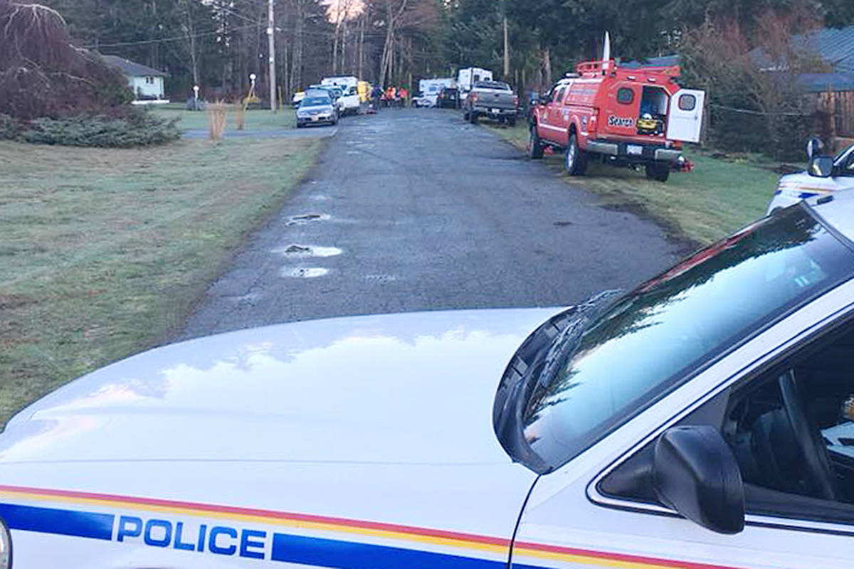 Emergency crews are back at the search scene on Clinton Road in the Stories Beach area south of Campbell River. Photo by Jocelyn Doll/Campbell River Mirror