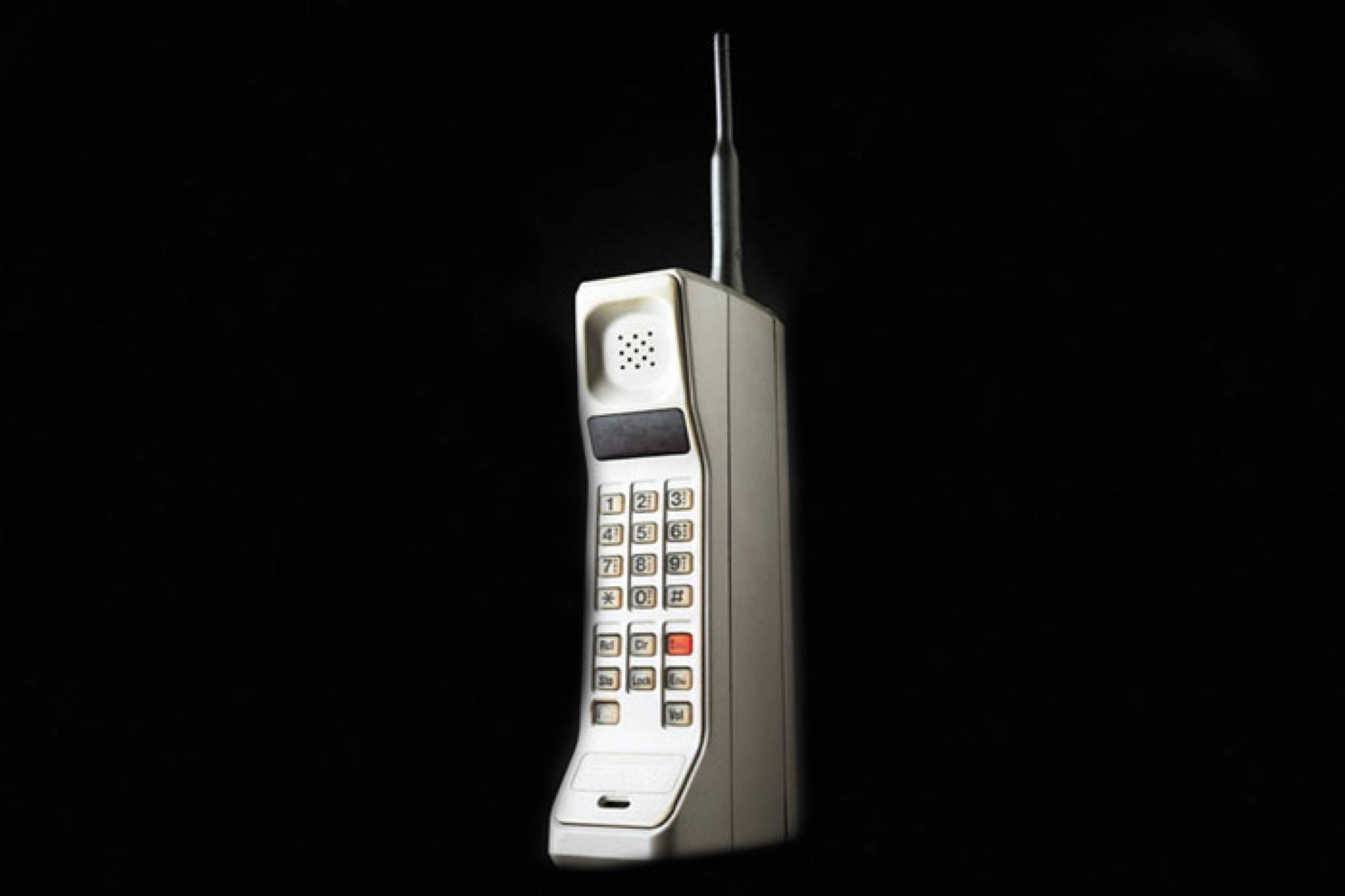 45 years ago, first mobile phone hit B.C. streets with spotty, expensive calling