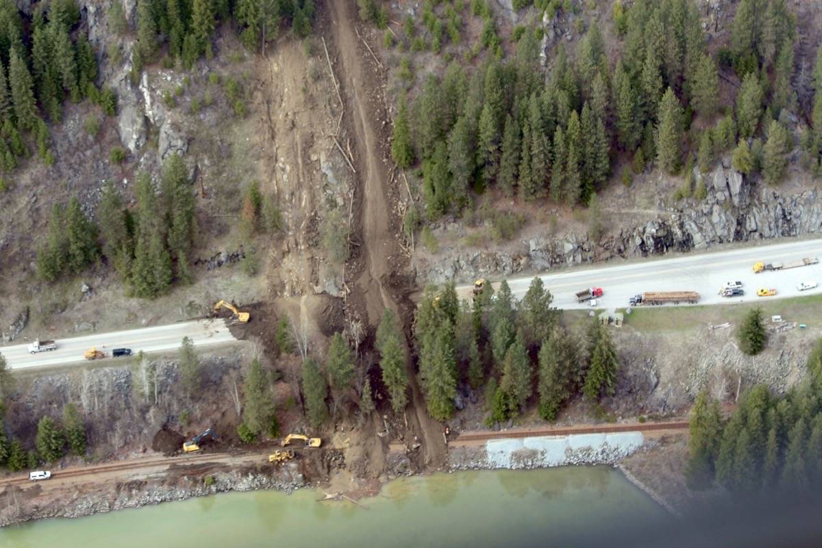 Mudslide near Castlegar, B.C. Air transportation provided by Dam Helicopters. (Betsy Kline/Castlegar News)