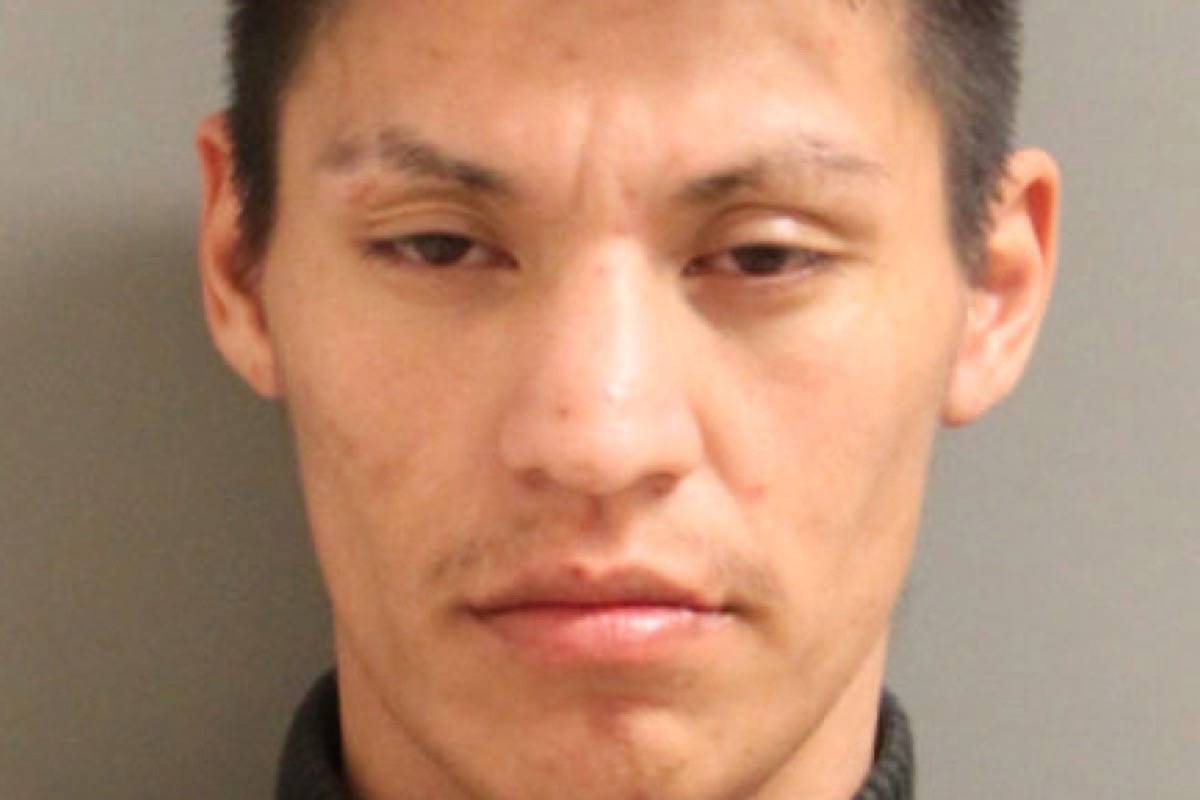 3 prisoners on the lam after escaping Alberta prison