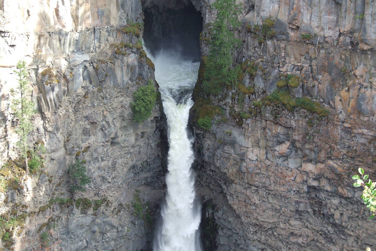 Updated: Woman dies after falling off cliff in B.C. provincial park