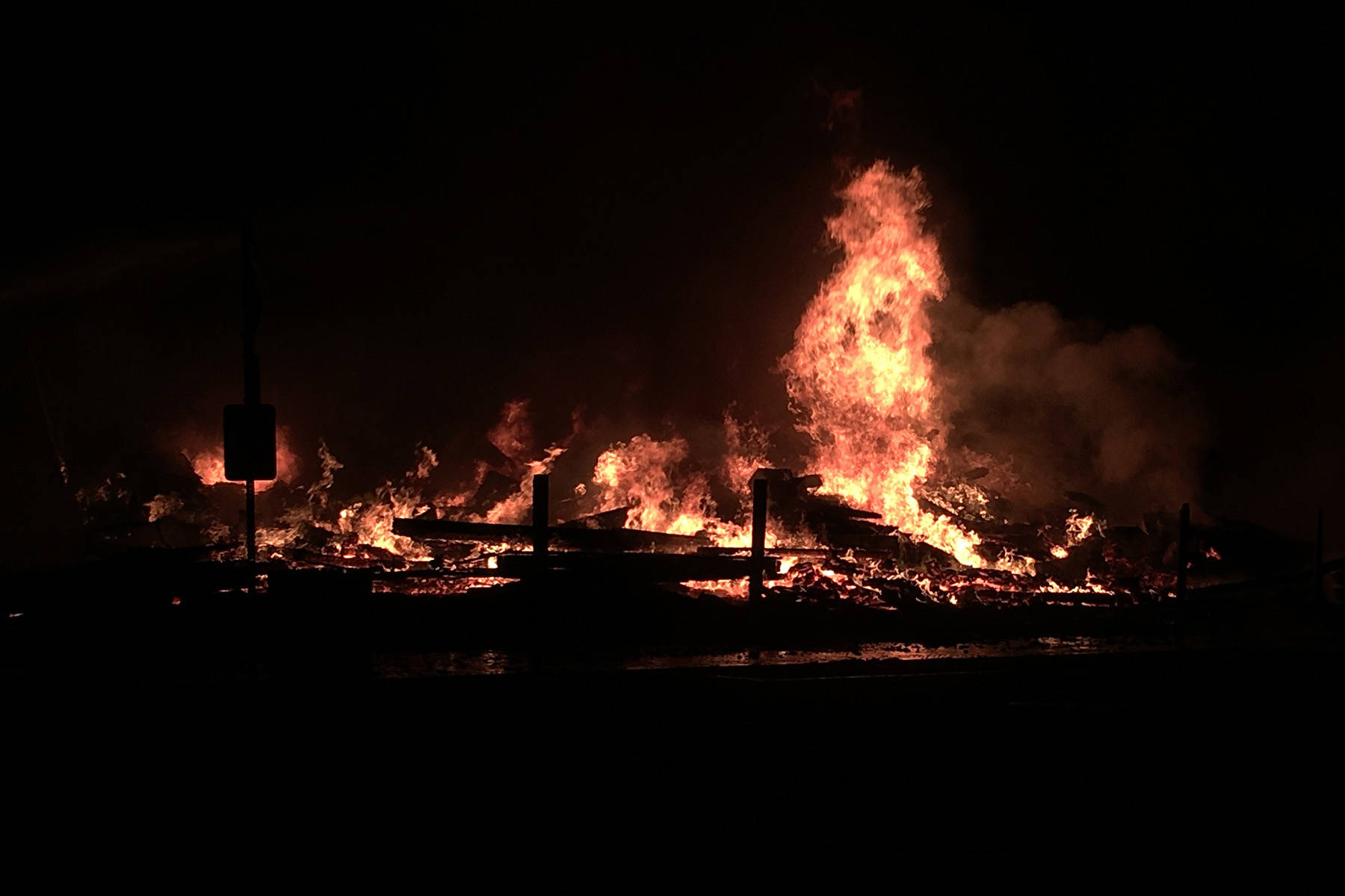 VIDEO: Fire destroys historic small-town B.C. restaurant