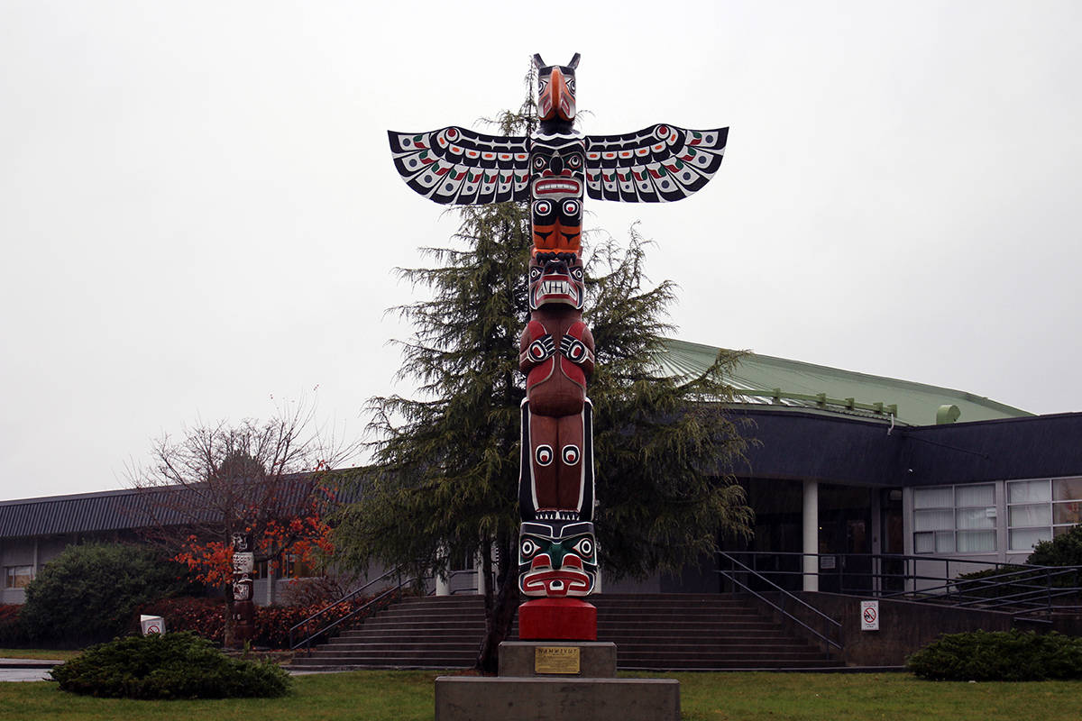 THOMAS KERVIN PHOTO                                Port McNeill’s first totem pole carved by First Nations artists.
