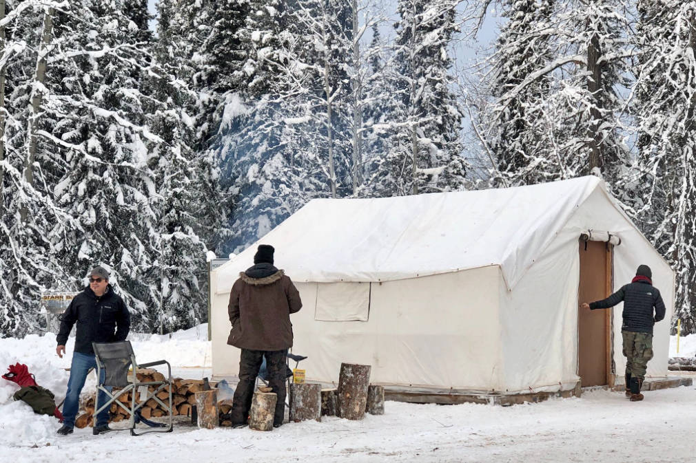 RCMP start to clear Indigenous pipeline protest camps in northern B.C.
