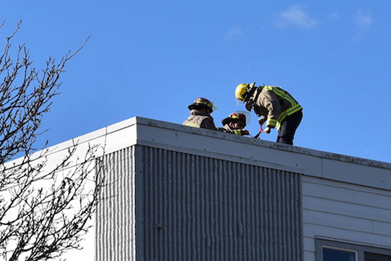 Sidney fire fixes flagpole, donates flag