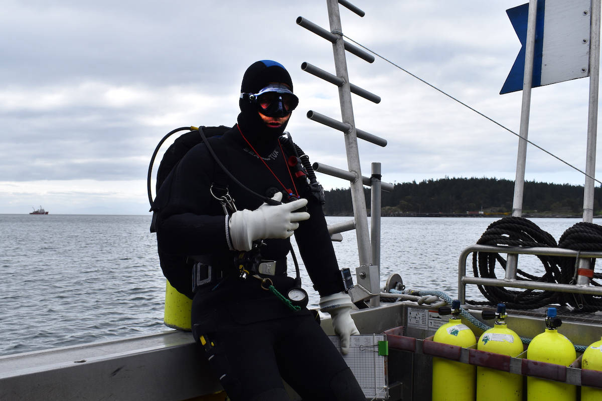 Matt Grinnell readies himself before an abalone dive.(Nick Murray/News Staff)