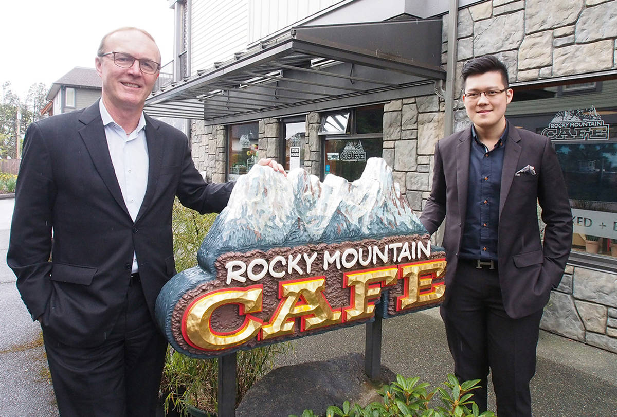Murray Hutchison, Island Health Corporate Director, General Support Services, left, and Rocky Mountain Coffee Co. General Manager David Gan outside the Comox caf�� in 2017.