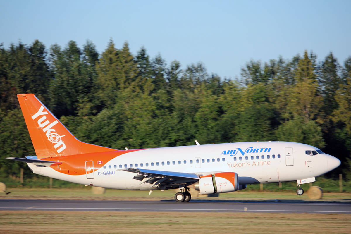 An Air North Boeing 737 lands in Nanaimo last summer. The airline has launched weekly charter service from Nanaimo to Watson Lake, Yukon, via Kelowna and Prince George. (Nicholas Pescod/NEWS BULLETIN)