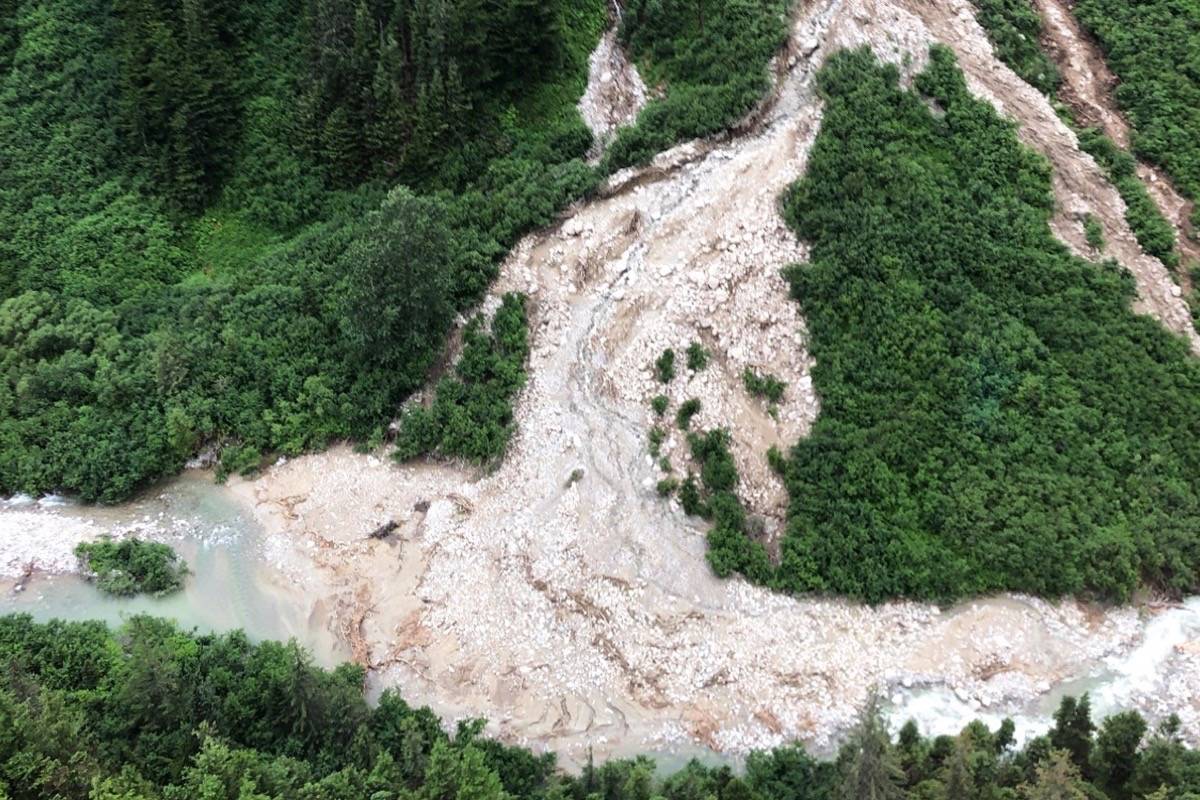 The landslide above the 18 Mile bridge over the Kitimat River. (Photo Coastal GasLink)