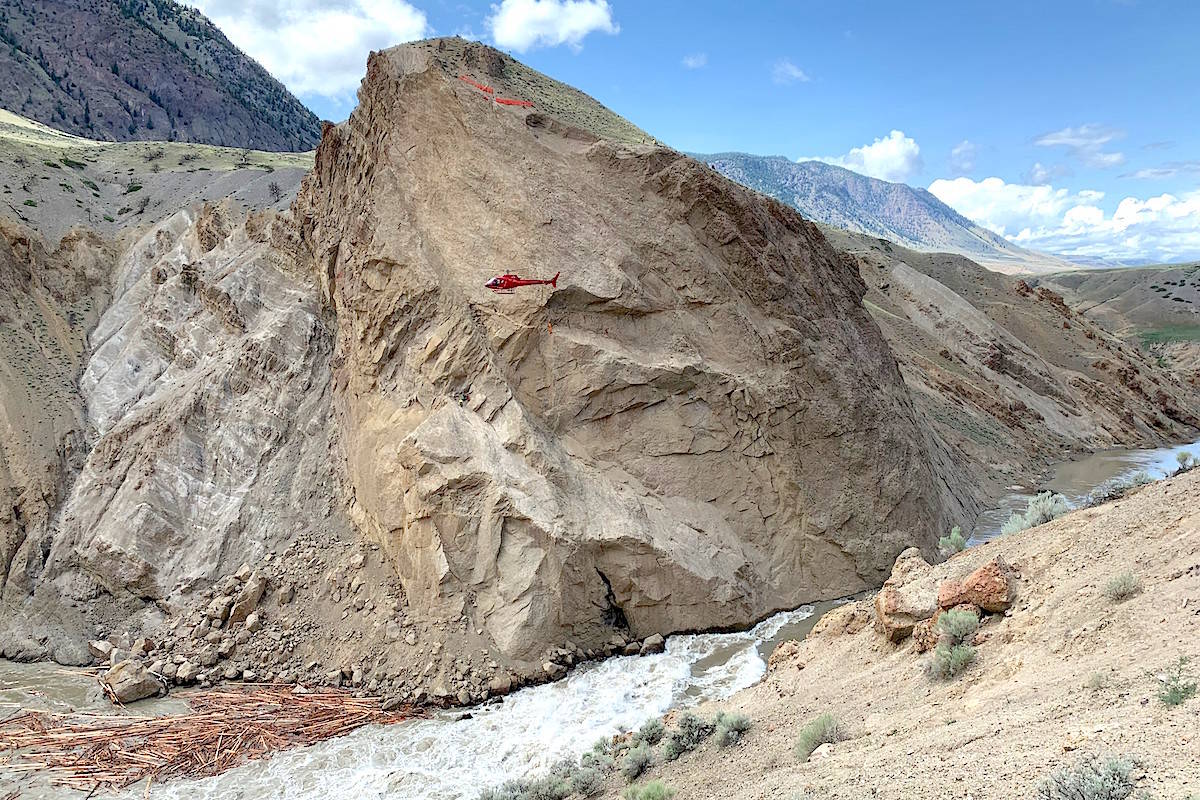 A helicopter at the slide site on the Fraser River at Big Bar. (Courtesy of Incident Command Post photo)