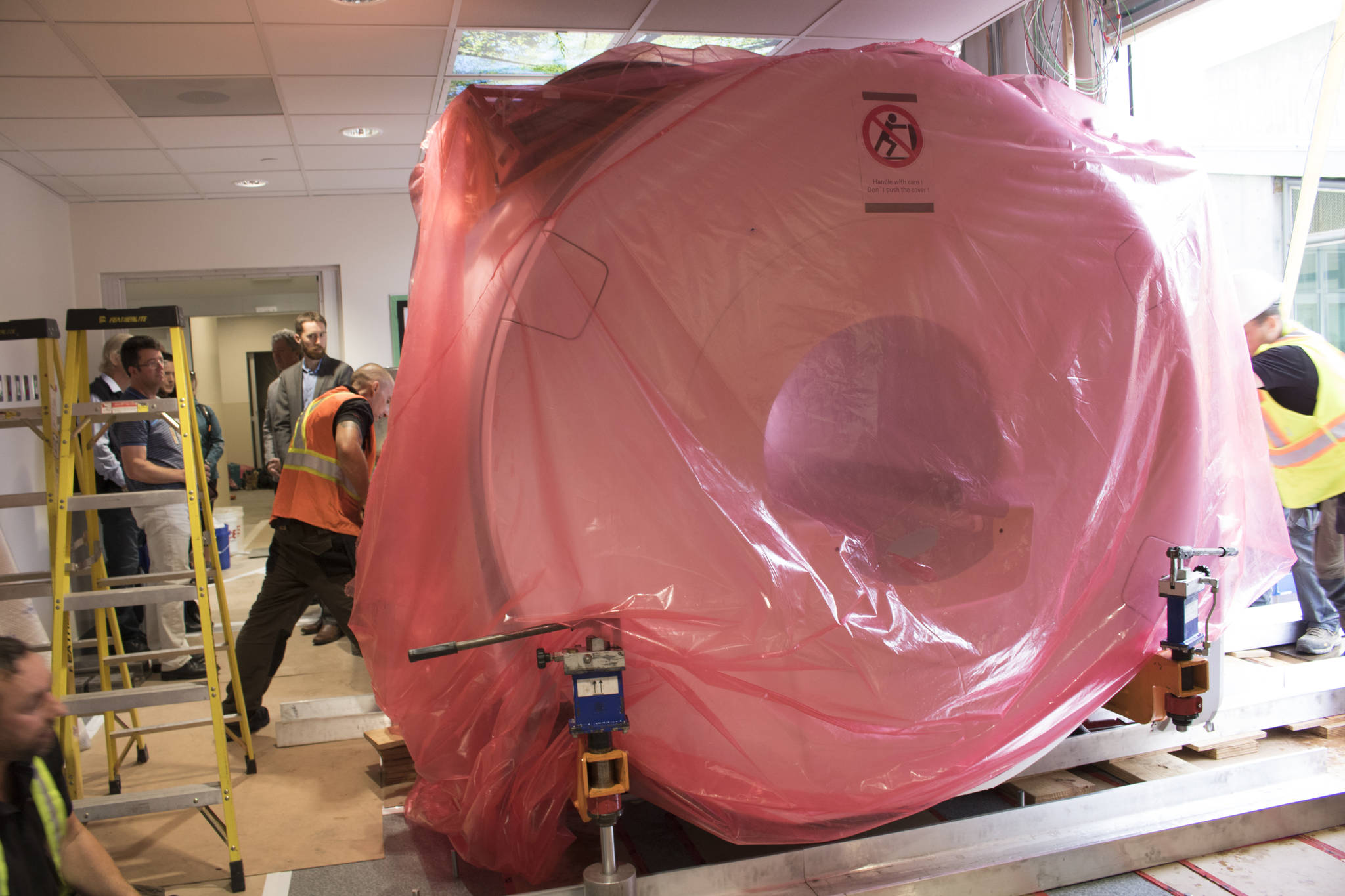 Crews install a new MRI scanner at Royal Jubilee Hospital in Victoria on Saturday, Aug. 10, 2019. (Island Health)