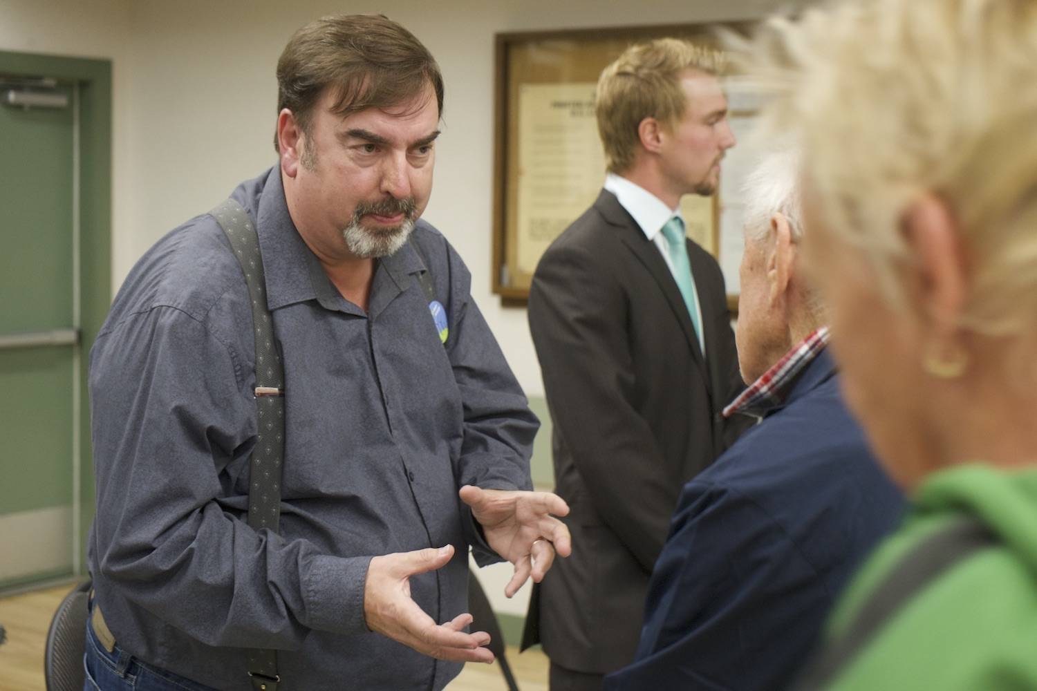 Robert Mellalieu speaking to potential constituents at an all-candidates forum in Kelowna on Sept. 19. (Michael Rodriguez - Kelowna Capital News)