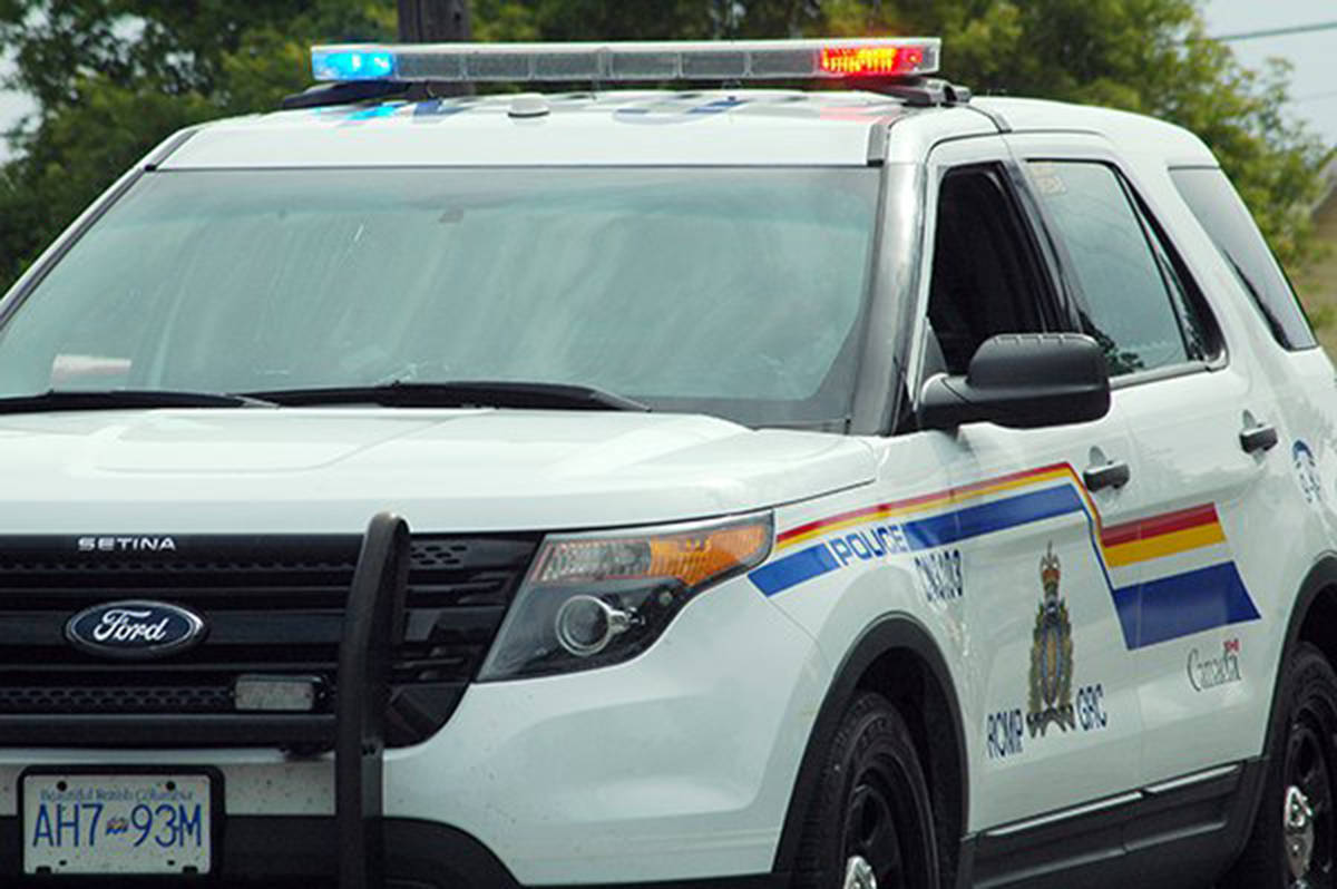 Officer shot, man arrested after standoff north of Nelson
