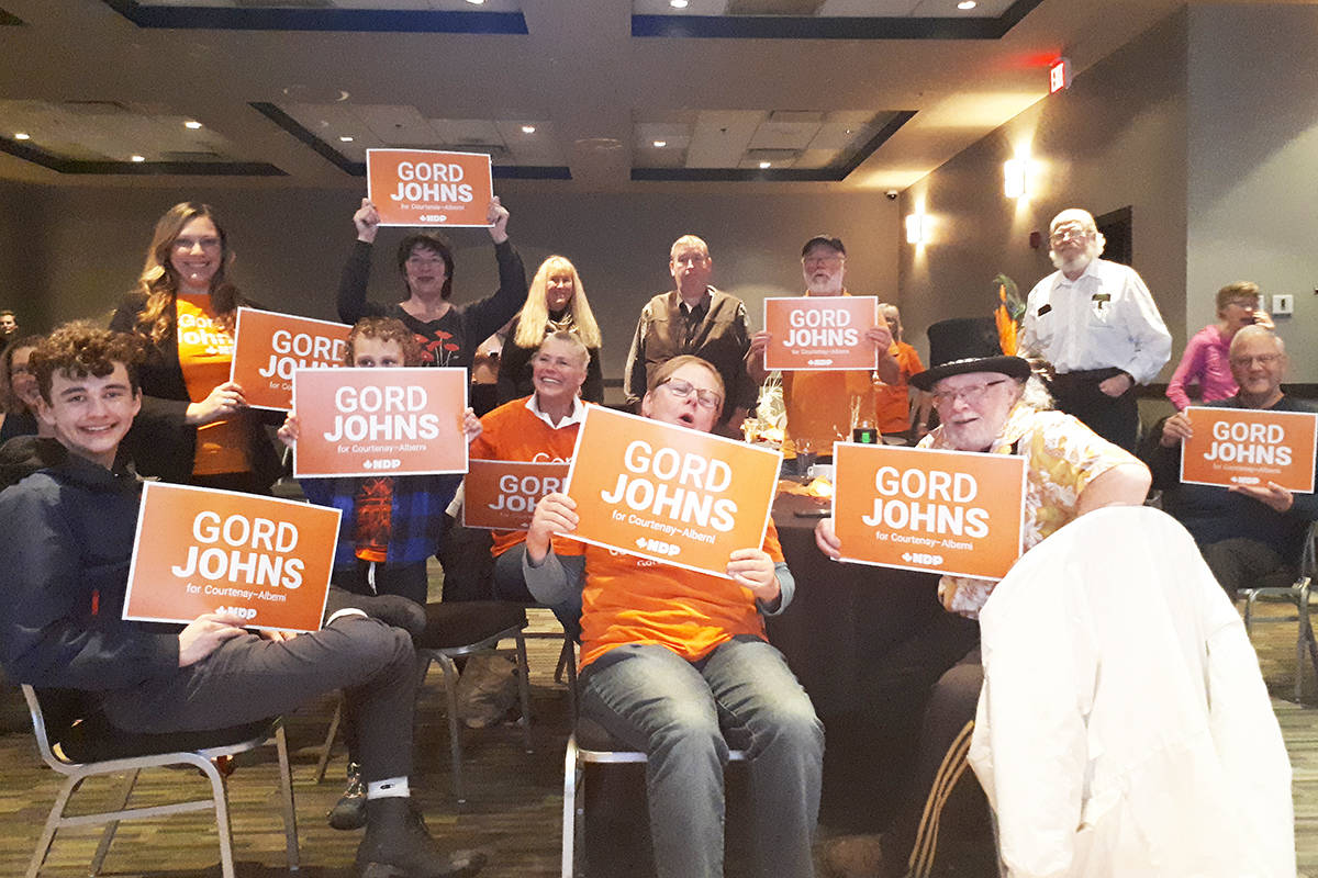 NDP supporters gather at the Beach Club in Parksville, awaiting the results of the 2019 federal election in Courtenay-Alberni. (Cloe Logan photo)