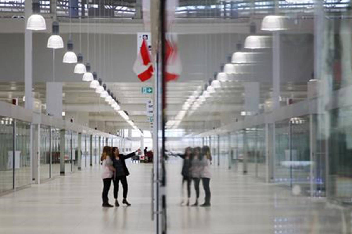 Statistics Canada says retail sale fell 0.1 per cent in August to $51.5 billion as sales at food and beverage stores dropped. A few shoppers browse the sprawling New Horizon Mall in Calgary on Tuesday, March 19, 2019. THE CANADIAN PRESS/Dave Chidley