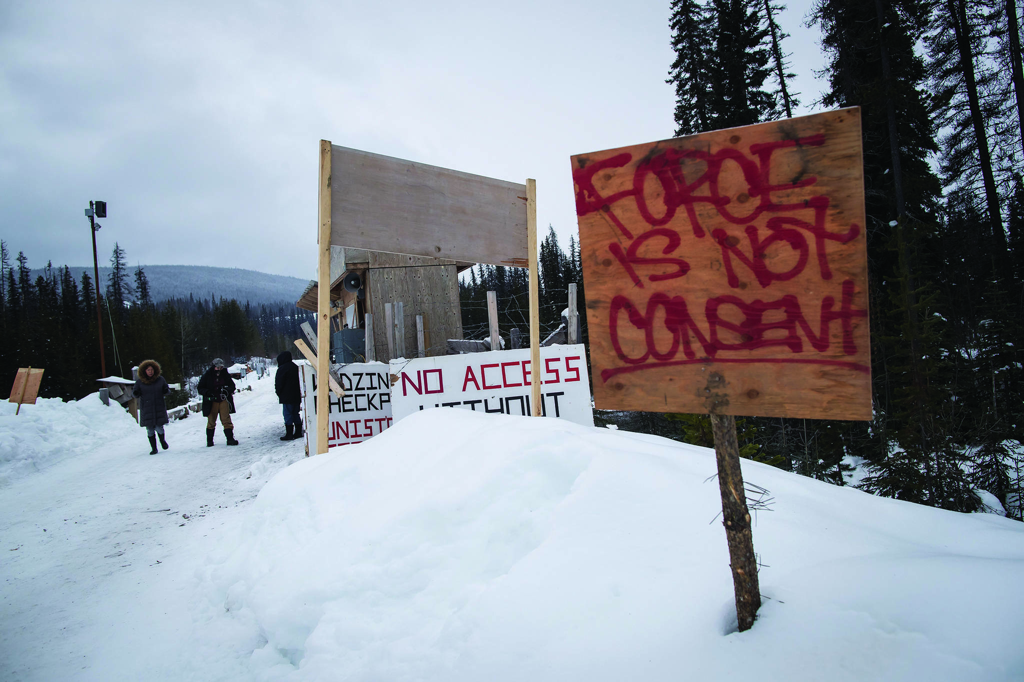 The British Columbia Supreme Court has granted Coastal GasLink an interlocutory injunction against members of a First Nation and others who oppose the company’s natural gas pipeline. A checkpoint is seen at a bridge leading to the Unist’ot’en camp on a remote logging road near Houston, B.C., Thursday, Jan. 17, 2019. THE CANADIAN PRESS/Darryl Dyck