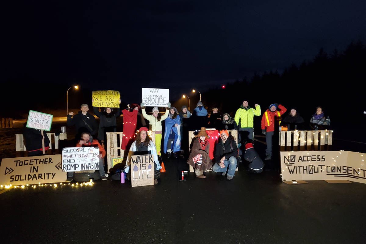 A group of Wet’suwet’en supporters has set up a Highway 19 blockade at Exit 117 into Courtenay. Photo supplied.