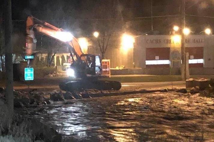 Rising waters in Cache Creek breached nearby Quartz Road on the evening of April 20. (Photo credit: Sera Boomer)