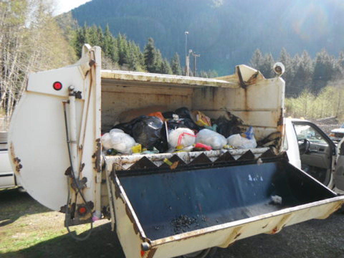 Landfill will be open on Saturdays between 12 p.m. and 3 p.m. (village of Zeballos website)