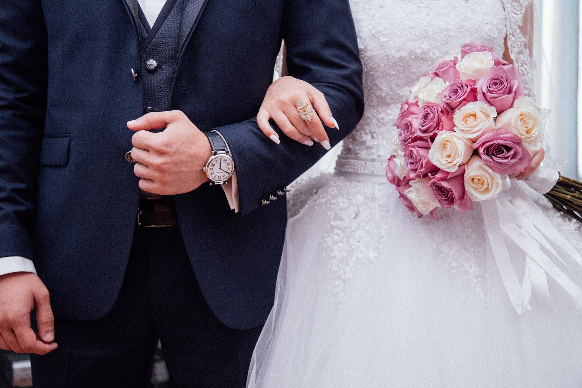 June is a popular month for weddings. How much do you know about famous marriages and wedding traditions? (Stock photo)
