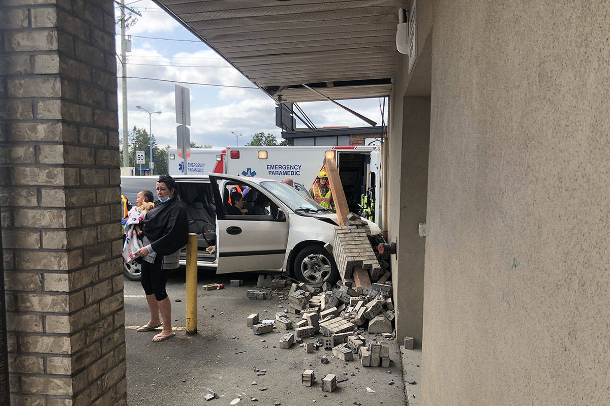 A minivan crashed into the Merchants building in downtown Duncan on Thursday morning, July 2, 2020. (Kevin Rothbauer/Citizen)