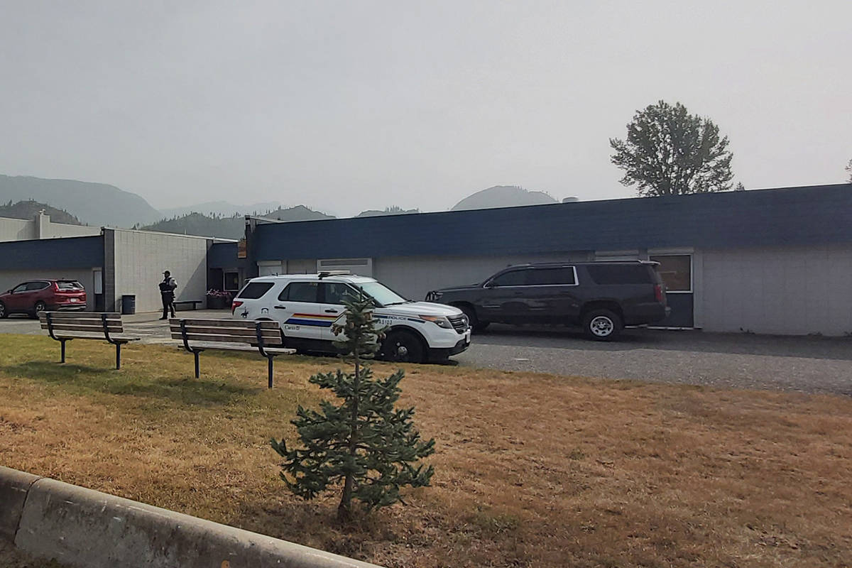 2 schools in Barriere, B.C., under hold and secure as police probe phoned-in threats