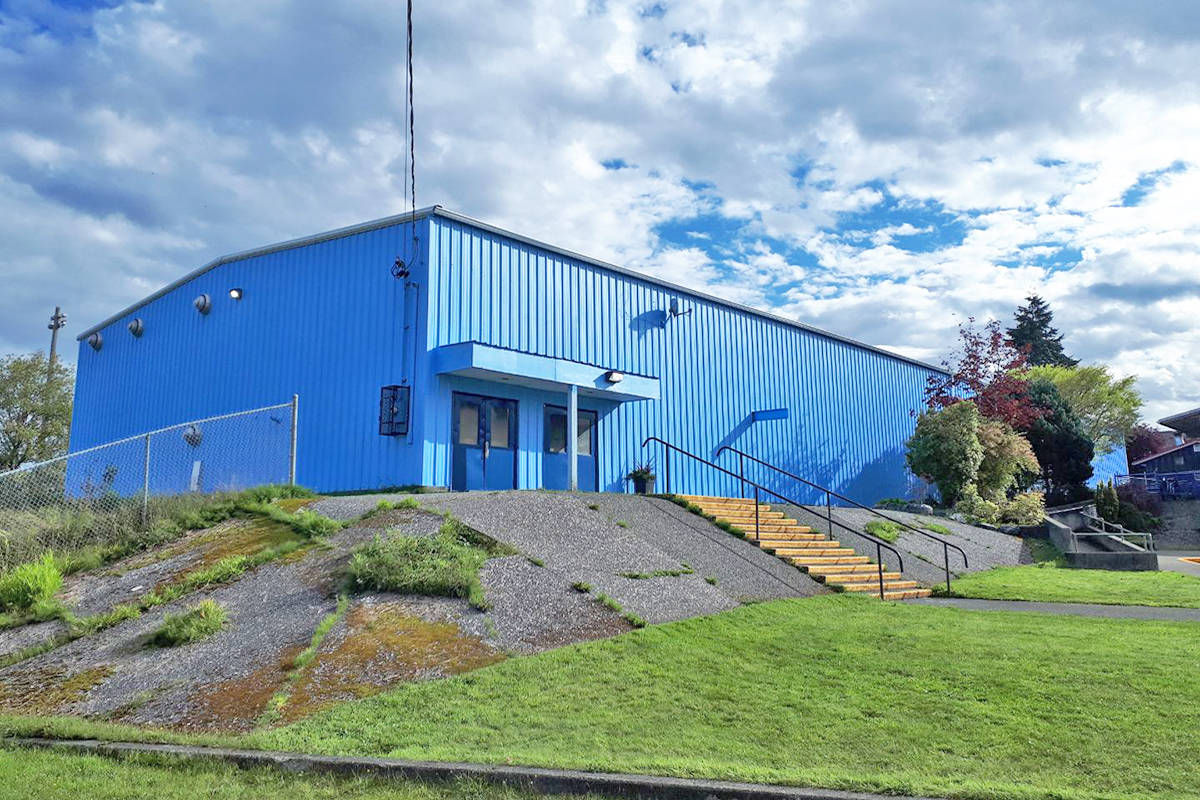 It took a little bit of community fundraising to get the job done, but check out the beautiful new paint job on the Broughton Curling Club’s building. (Clint Fiske photo)