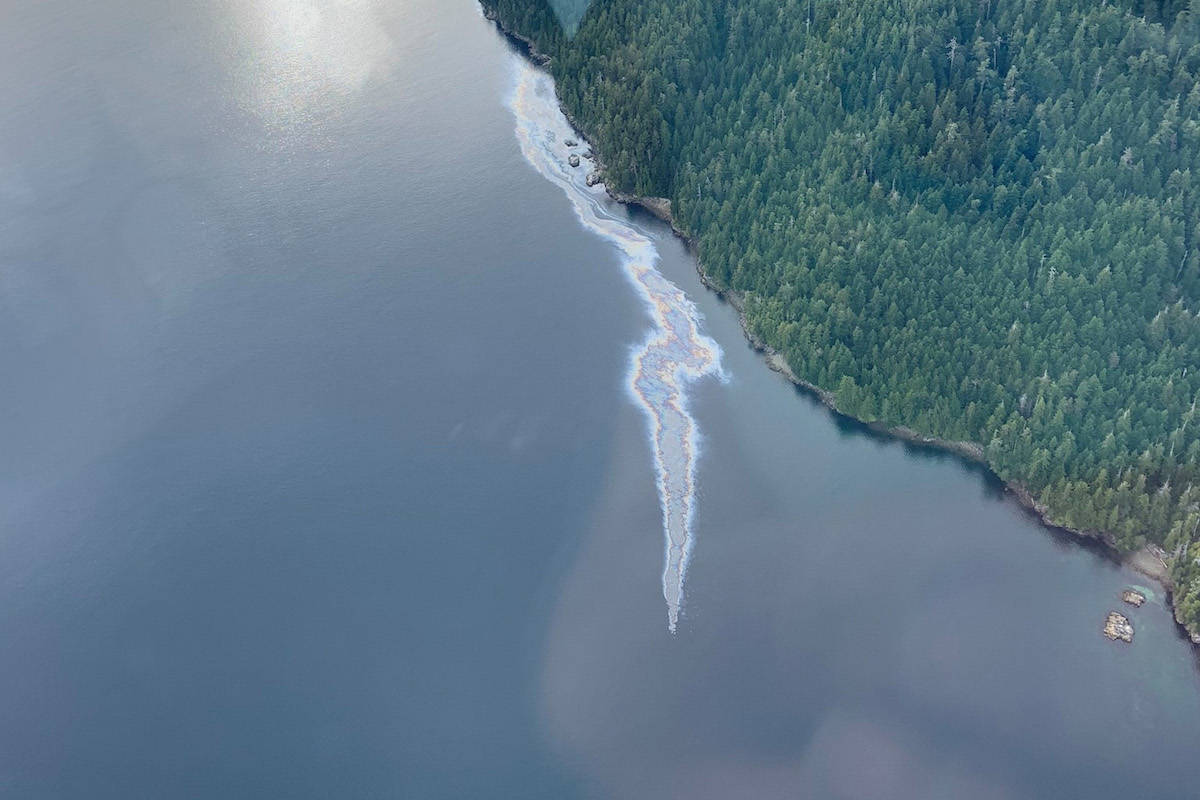 An aerial view of the marine oil-spill near Bligh Island in Nootka sound that the Canadian Coast Guard posted in a live social media feed. ( Canadian Coast Guard/Facebook)