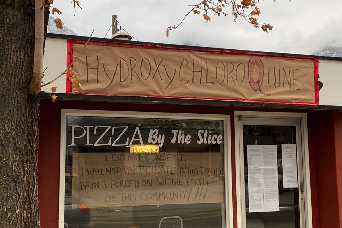 BokBoks pizza place in Keremeos has closed its doors to take a stand against mandatory masks. It has a new sign up this weekend. (Twitter photo)