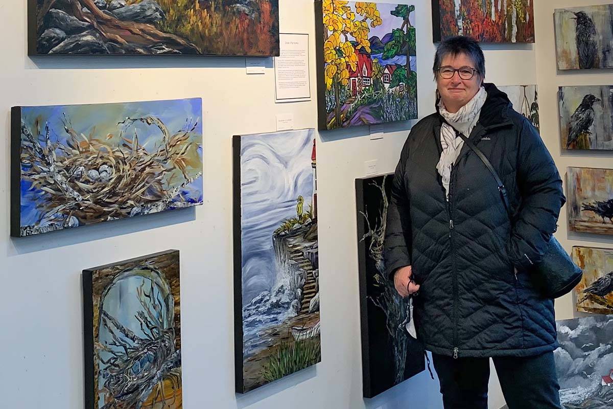 Qualicum Beach artist Deb Peters at the Gallery at the Qualicum Art Supply, Nov. 30 (Mandy Moraes photo)