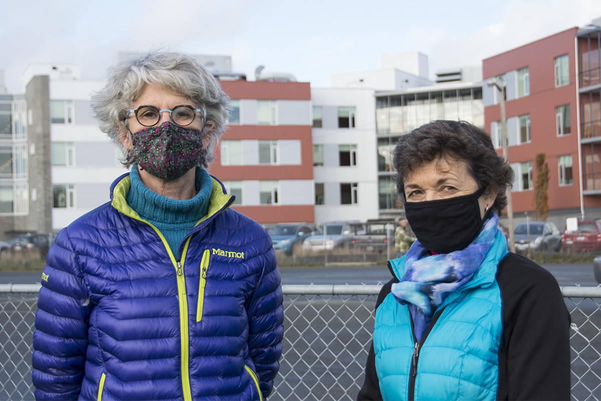 Kathy Gillis (left) and Joanne Newell (right) say that a high-pitched hum emitted from the Summit, a long-term care facility in the Hillside-Quadra neighbourhood, is having negative effects on their mental and emotional well-being. (Nina Grossman/News Staff)