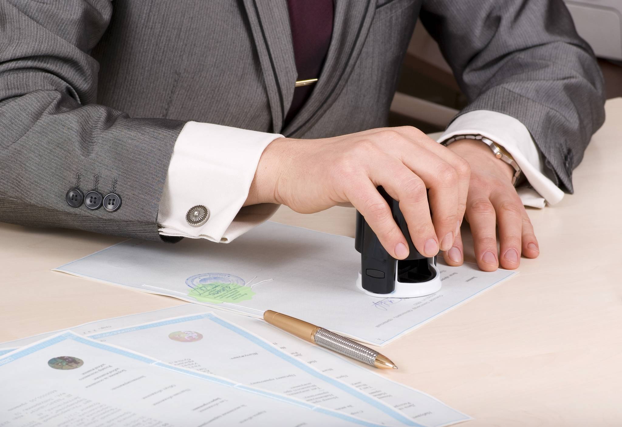 Former professional practices lawyer suspended for faking expense claims. (File photo)