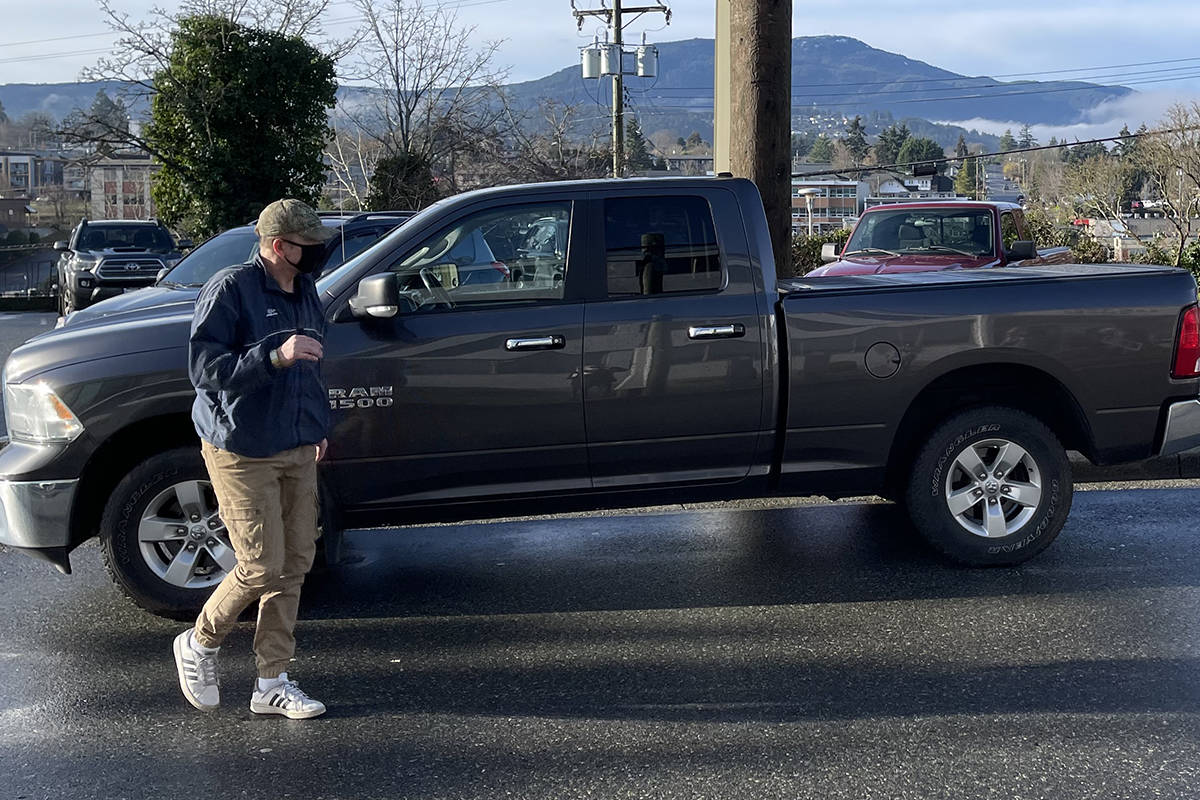 John Albert Buchanan was found guilty of manslaughter in the 2017 death of Richard Sitar. Pictured here, Buchanan walking to the court in Nanaimo last year. (Karl Yu/News Bulletin)