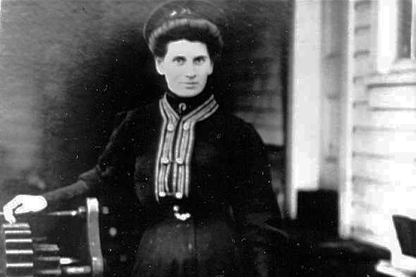Minnie Paterson, known as the ‘Heroine of Cape Beale’ for her lifesaving efforts following a tragic shipwreck on the west coast of Vancouver Island, poses for a portrait with her dog Yarrow in 1900. Paterson’s husband Thomas was the Cape Beale lighthouse keeper at the time of the wrecks of the SS Valencia on Jan. 22, 1906 and the Coloma on Dec. 7, 1906. Minnie earned her nickname after trekking through rough terrain and weather to Bamfield to alert Coast Guard Service Quadra that the Coloma was sinking. All aboard were saved thanks to her heroic efforts. This photo is one of 24,000 included in the Alberni Valley Museum’s online archives, available for public viewing at https://portalberni.pastperfectonline.com. (PHOTO PN11869 COURTESY ALBERNI VALLEY MUSEUM)