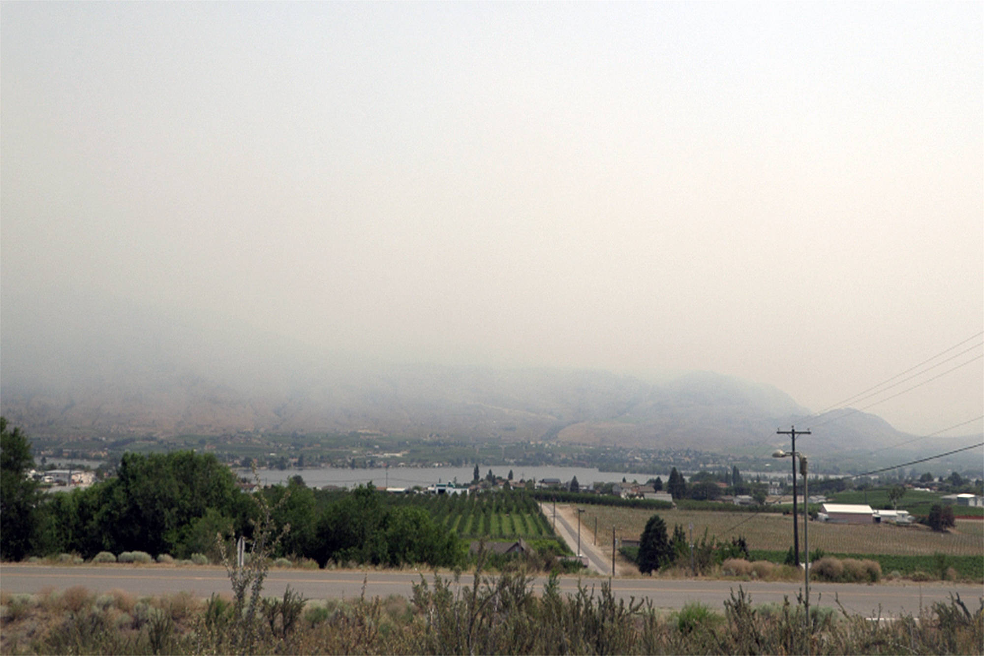 The skies above Osoyoos are thick with smoke from the nearby Nk’Mip Creek wildfire. (Twila Amato /Black Press Media)