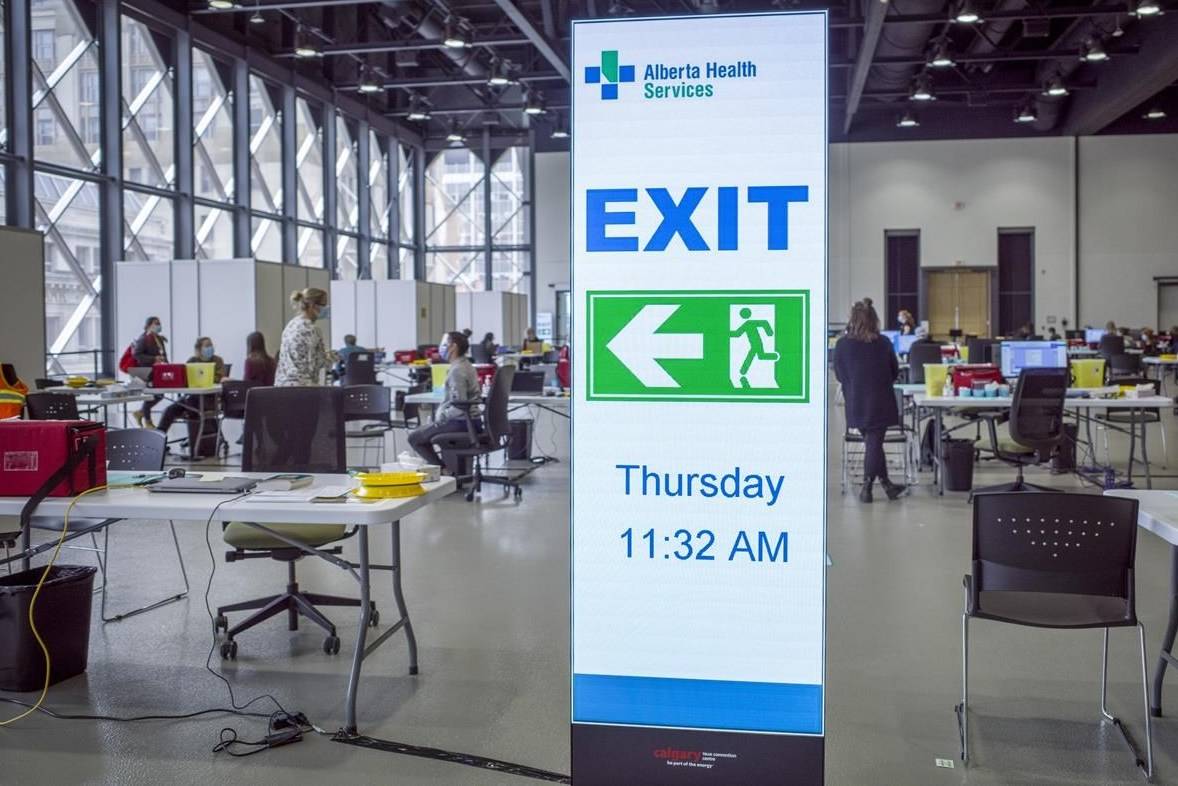 Albertans receive vaccines at a mass COVID-19 vaccination clinic in Calgary, Alta., Thursday, April 22, 2021.THE CANADIAN PRESS/Jeff McIntosh