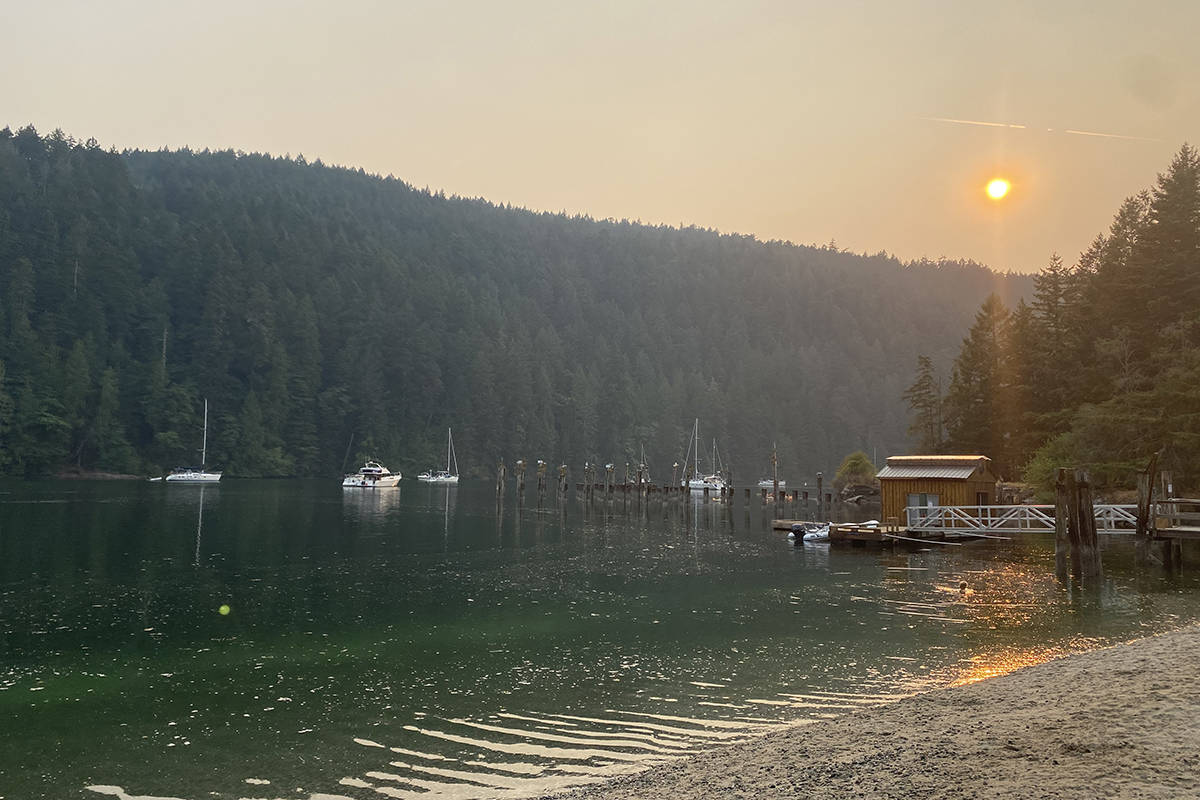 A smokey sunset in Brentwood Bay. (Zoe Ducklow/News Staff)