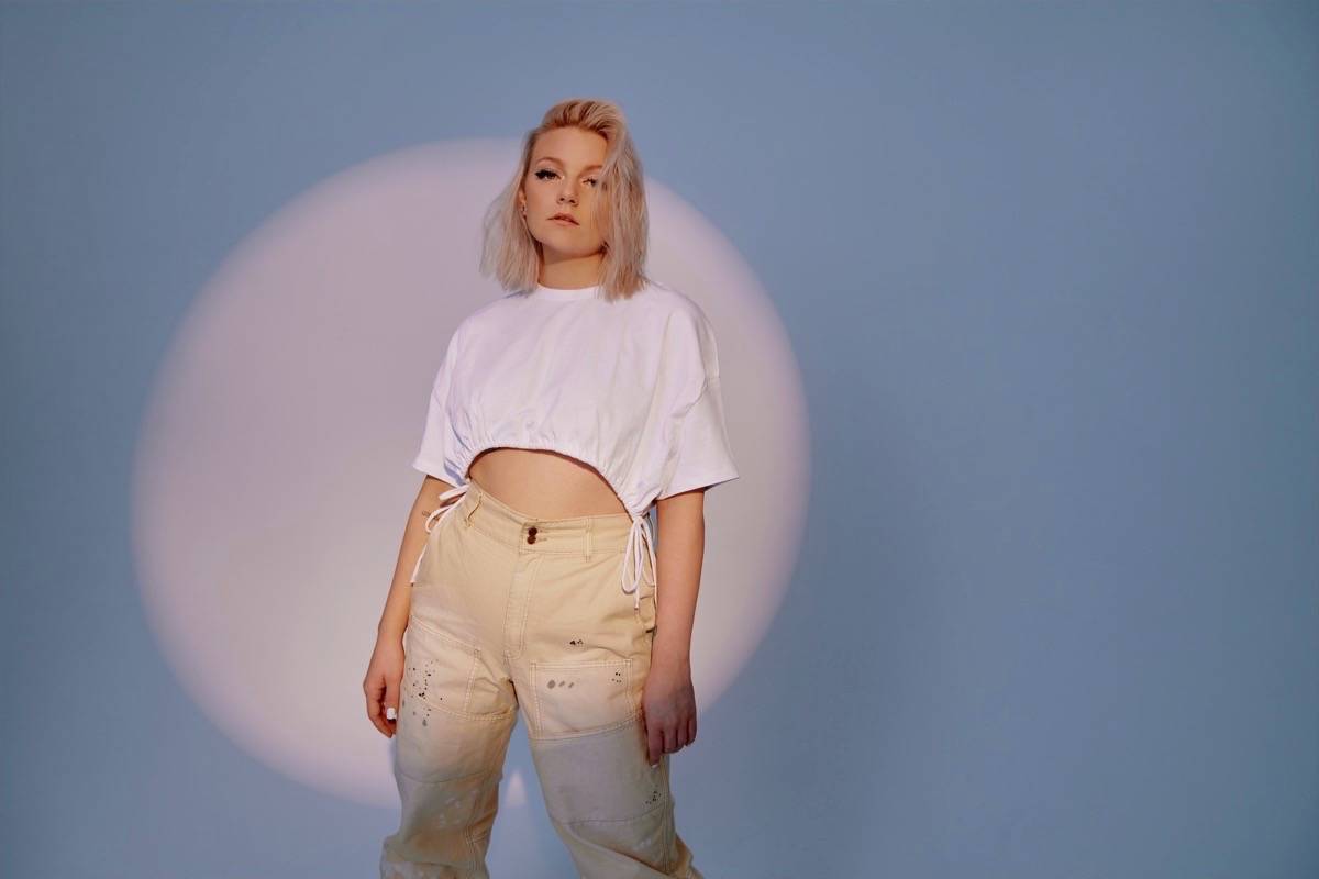 West Coast pop singer-songwriter JESSIA offers an important message through her viral hit song ‘I’m Not Pretty’. (William Amarcand photo)