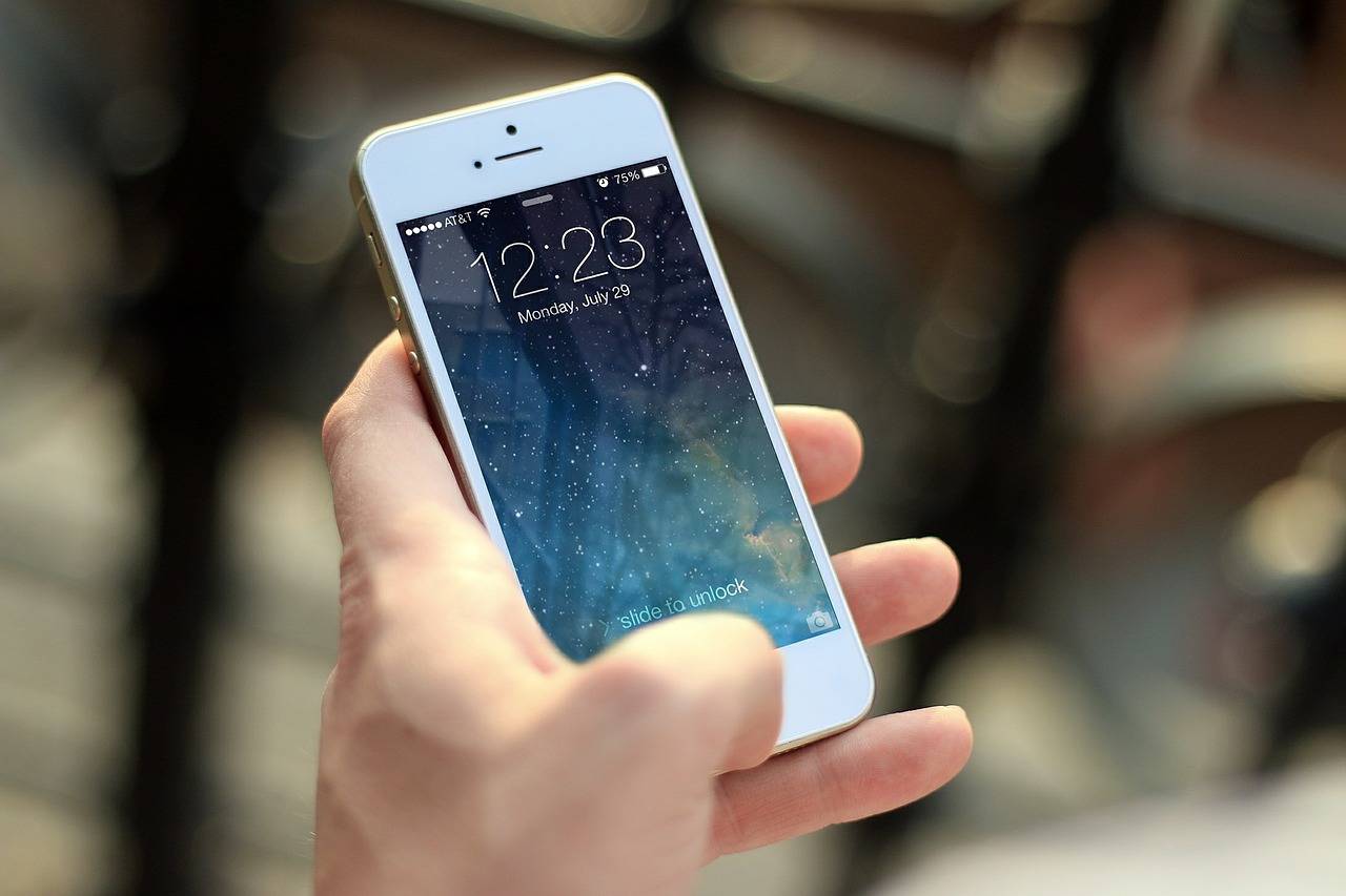 Telus and Bell wireless customers are experiencing outages. (Pixabay photo)