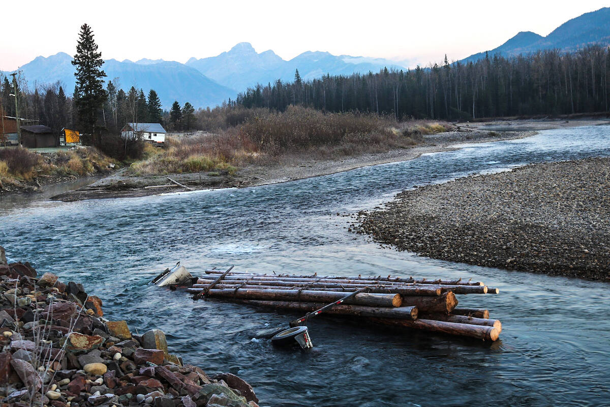 A fully-loaded logging truck plunged into the Elk River on Monday, October 18 2021. (Contributed by James Kirk)