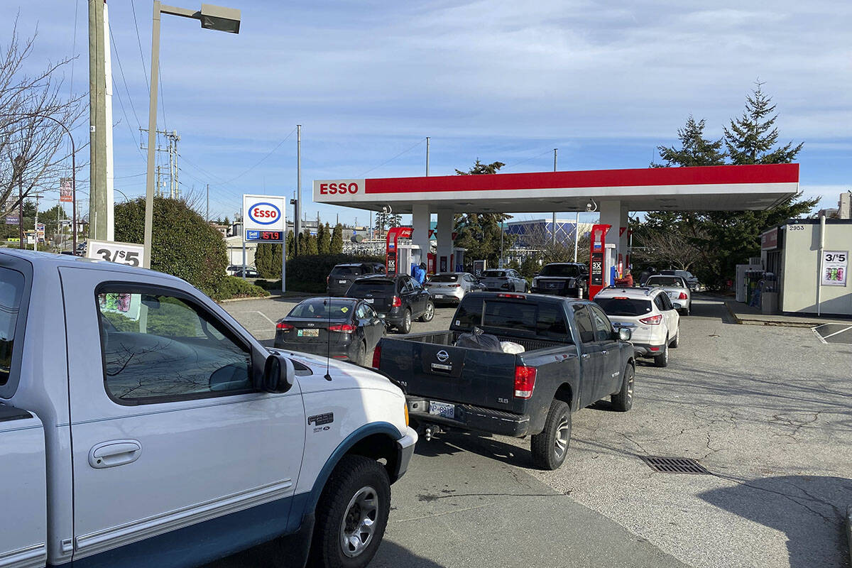 West Shore gas stations and those around the region saw a rush of customers Nov. 17 and 18 as residents feared a shortage following a partial closure of the Malahat. (Justin Samanski-Langille/News Staff)