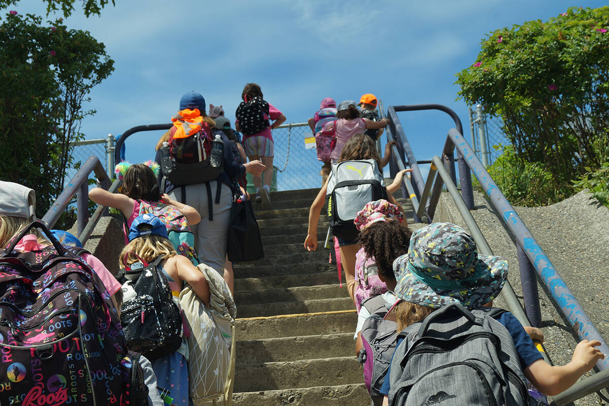 Students make their way to class at a Greater Victoria elementary school. (Black Press Media file photo)