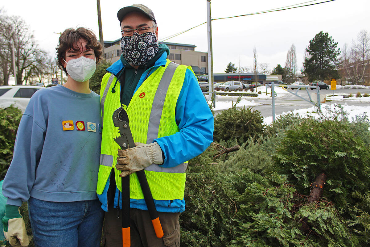 Millie and Dan Del Villano are a father-daughter duo that took on volunteer roles at Reynold Secondary’s annual tree chipping event – an environmentally friendly fundraiser for the school music program. (Megan Atkins-Baker/News Staff)