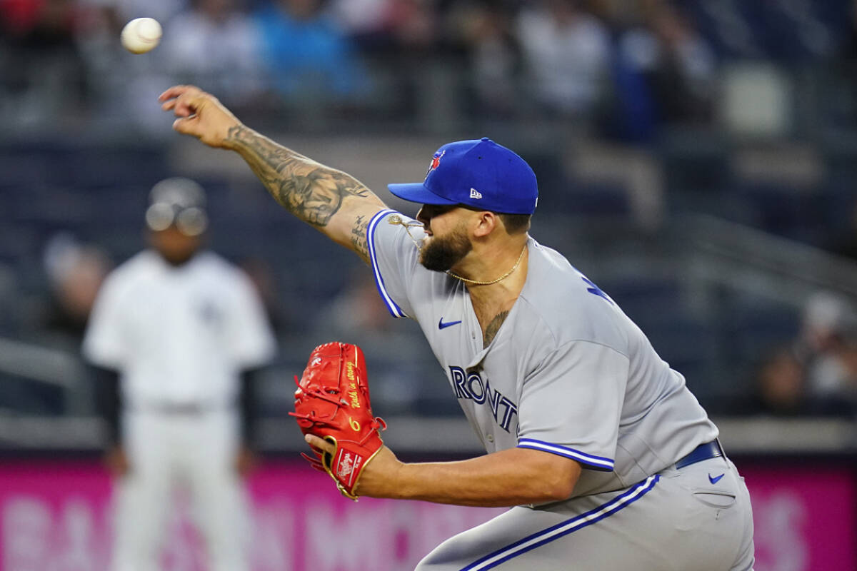 Toronto Blue Jays’ Alek Manoah pitches during the first inning of a baseball game against the New York Yankees, Monday, April 11, 2022, in New York. (AP Photo/Frank Franklin II)