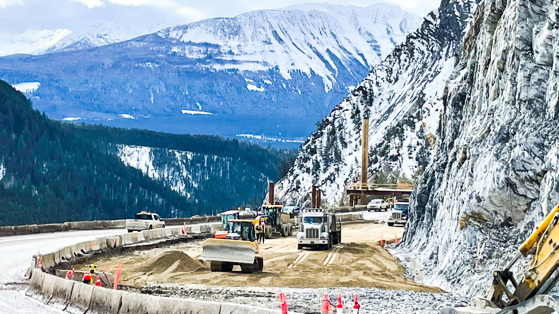 Kicking Horse Canyon extended closures are back, with a one month closure that comes into effect on April 19 and will last until the May long weekend. (MOTI photo)