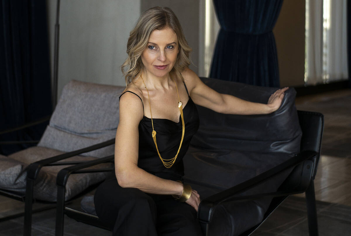 Donna Verlaan portrait by Lia Crowe photography