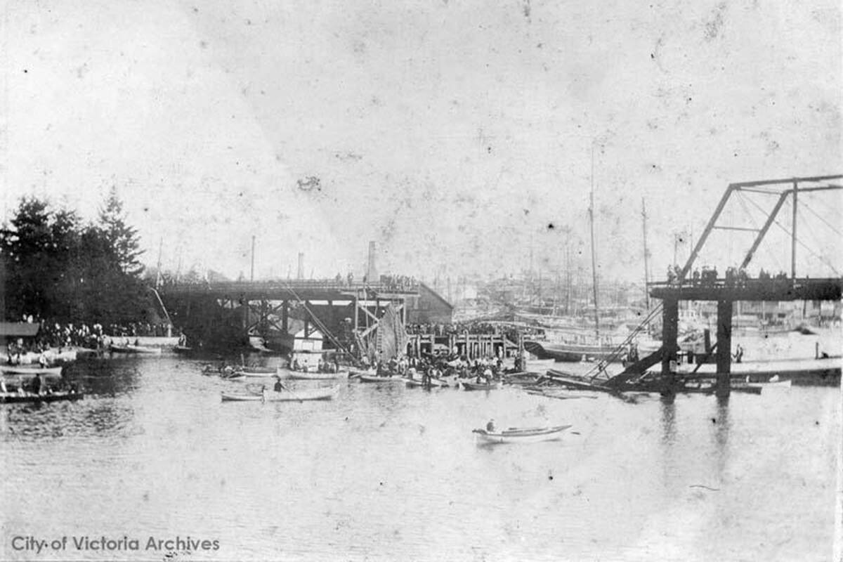 A photo from the City of Victoria Archives shows the destruction caused on May 26, 1896, after the Point Ellice Bridge collapsed with a streetcar on it. (City of Victoria Archives M07434)