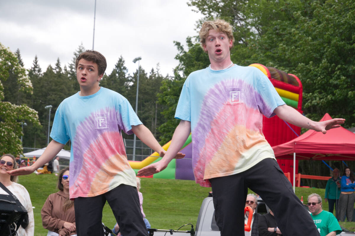 Vancouver Island dance duo ‘Funkanometry’ perform at Family Day in the Qualicum Beach Community Park on May 29, 2022. (Kevin Forsyth photo)